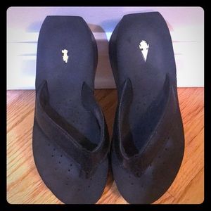 Woman’s Volatile flip-flops
